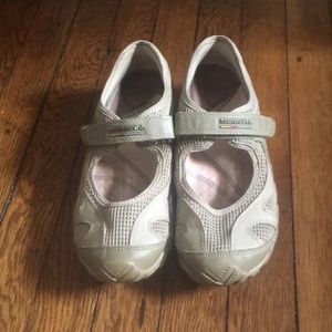 Size 7.5 Merrell Continuum Vibram walking shoes